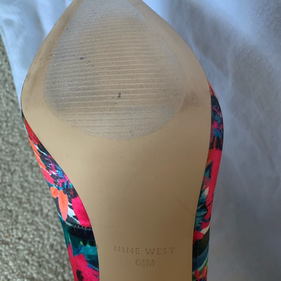 Nine West Floral Satin Stilettos - Picture 4 of 4